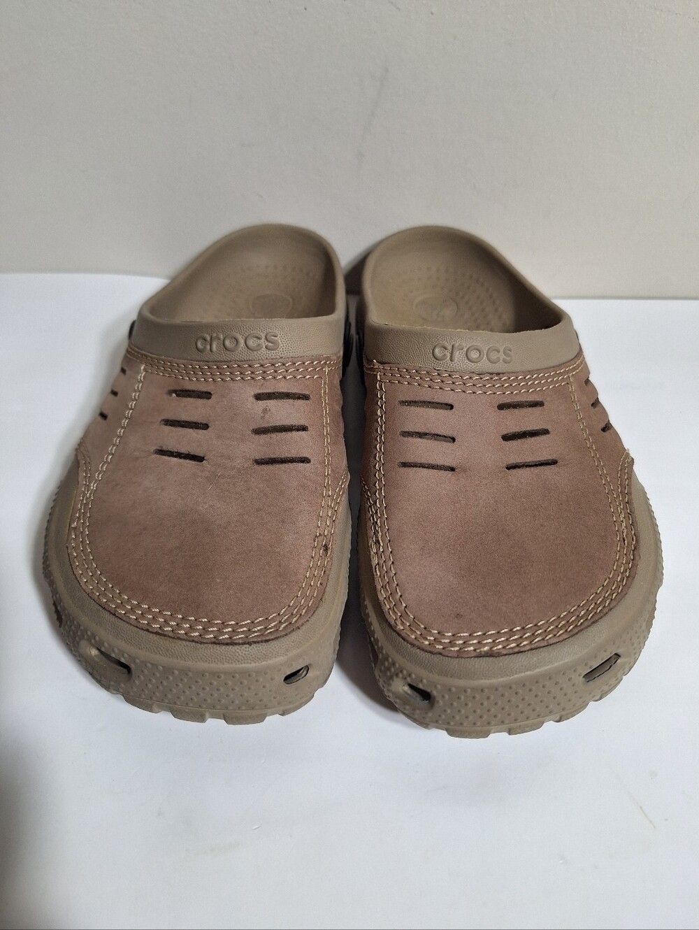 Crocs Yukon Sport Mens Clogs Tan Suede Leather Slip On Size 7